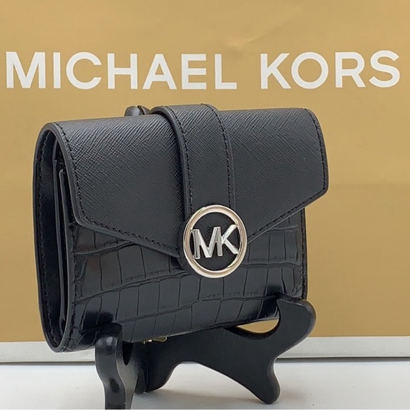 Michael Kors Handbags - NWT | Michael Kors Carmen Wallet